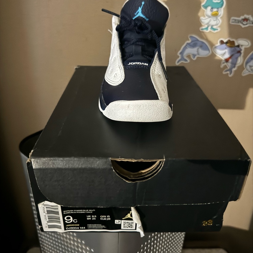 Retro jordan 13 white and midnight navy size 9c